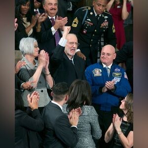 8x10 Alan Gross Released from Cuba Prison after 5 years 2015 Photo Print